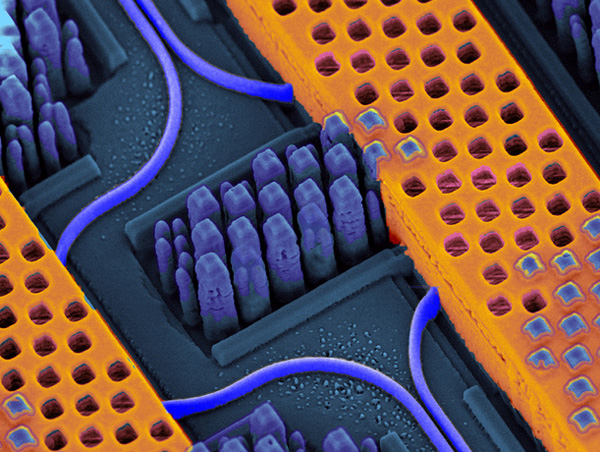 нанофотонний чип IBM