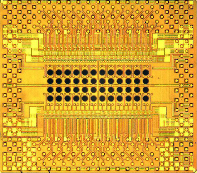 оптичний процесор IBM Holey Optochip