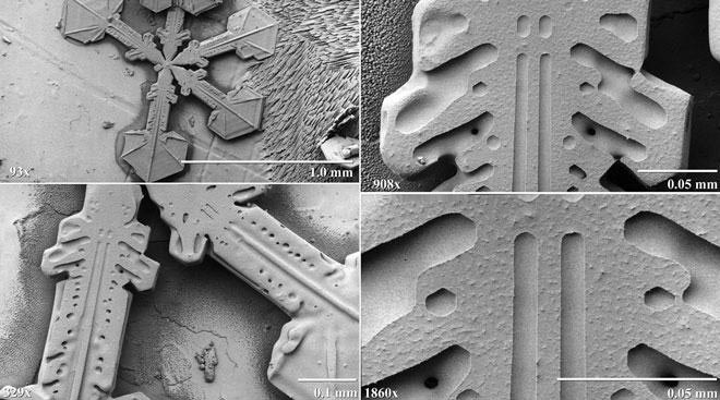 сніжинка під мікроскопом